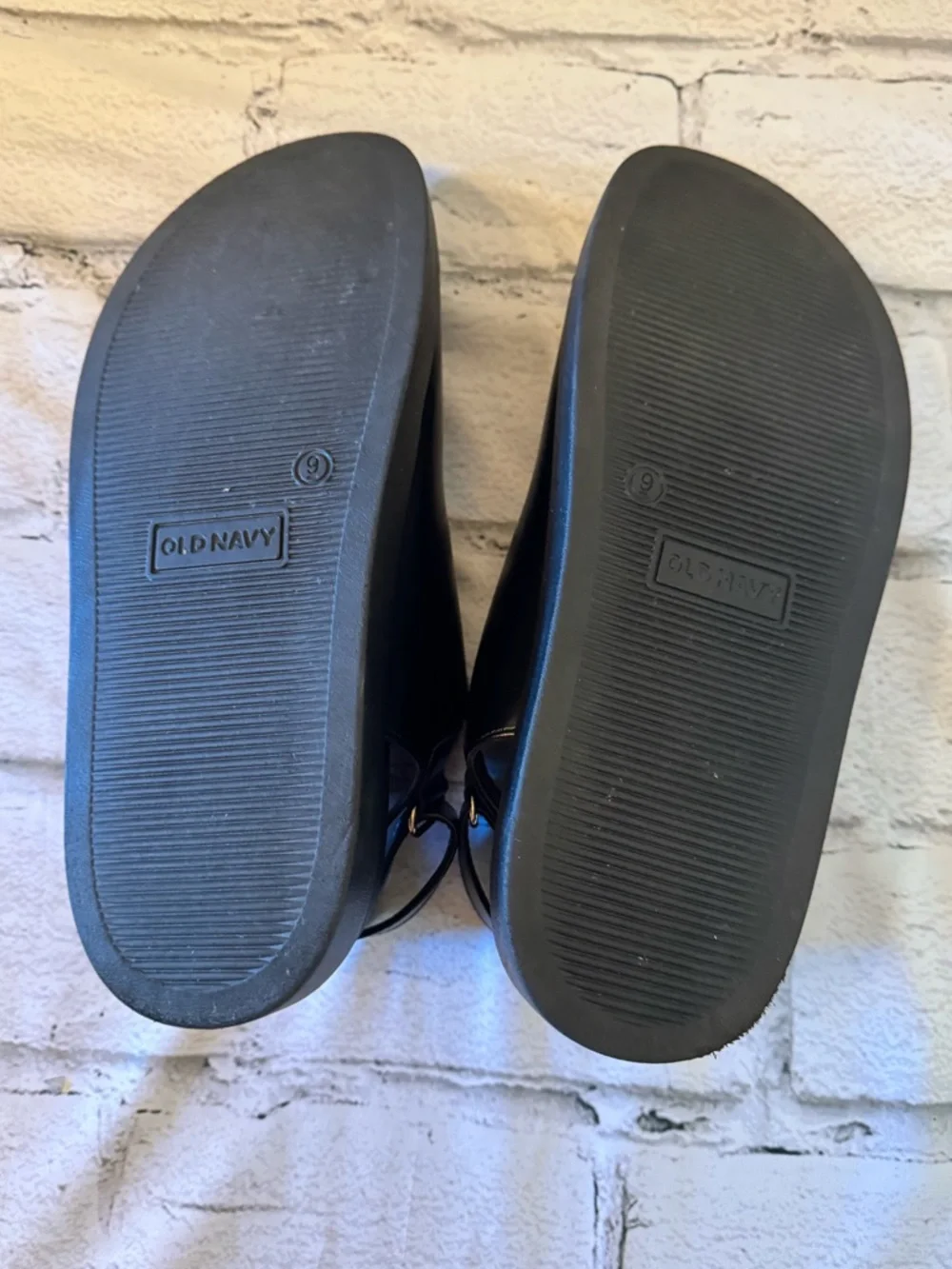 Old Navy Black Platform Buckle Sandals - Picture 5 of 5